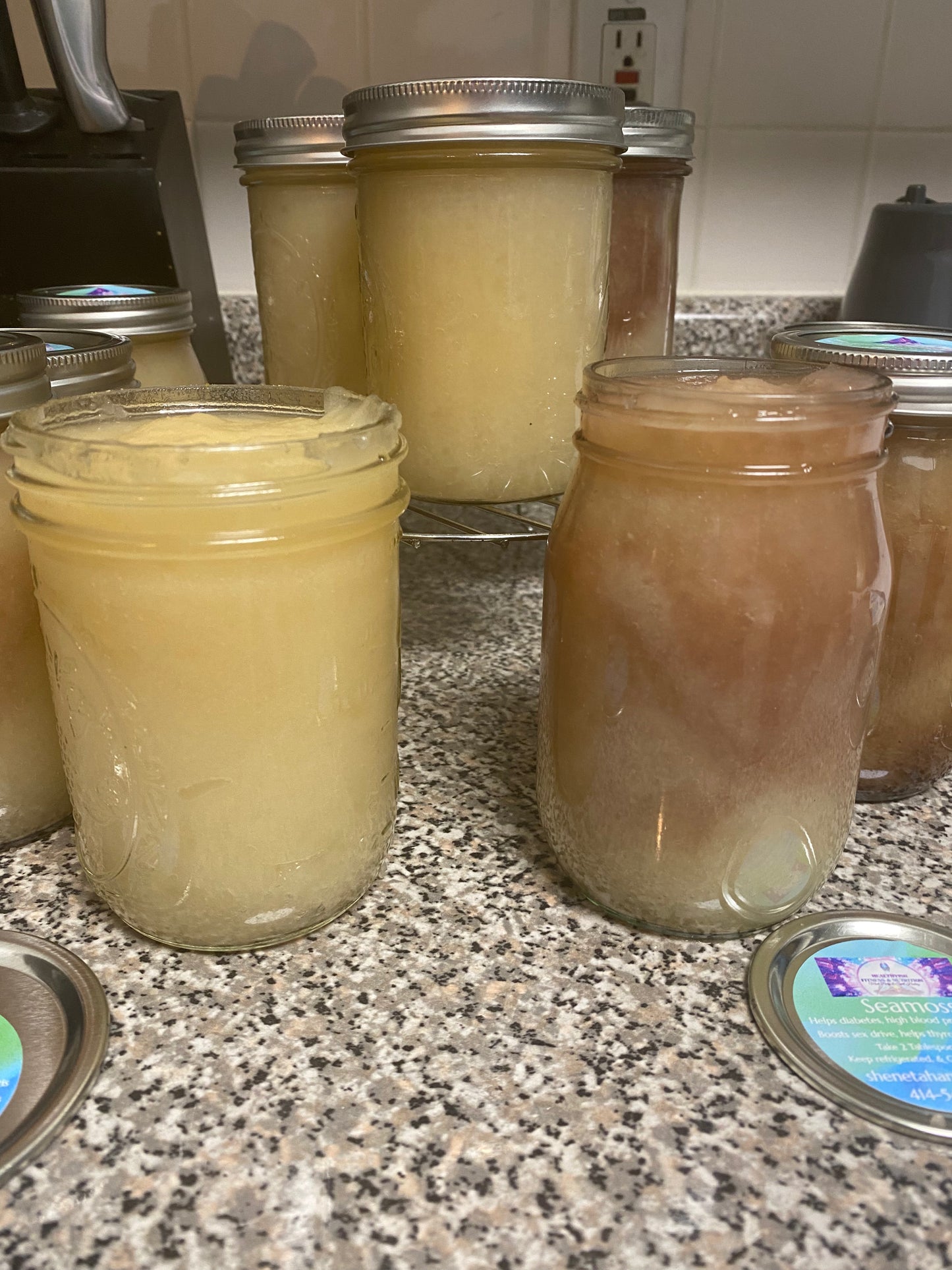 Seamoss Gel infused with Elderberries (immune boosting), Ashwagandha (manage stress, & Lions Mane (focus)